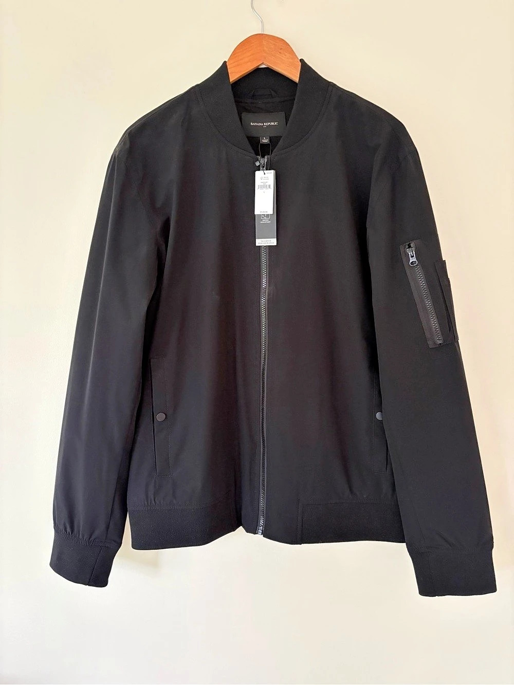 Banana Republic Black Water Resistant Bomber Jacket Size Large NWT